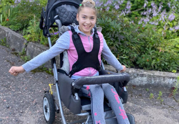 Илона Головницкая. Диагноз: ДЦП. Нуждается в вертикализаторе для восстановления функций организма.