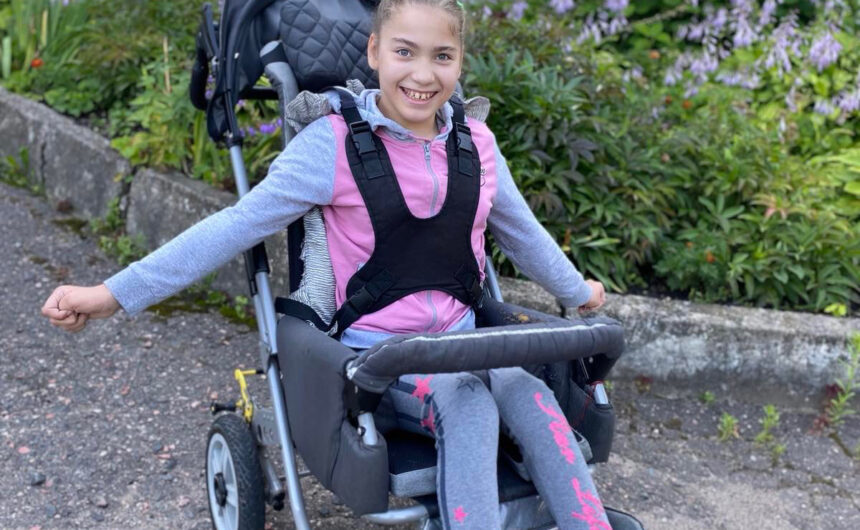 Илона Головницкая. Диагноз: ДЦП. Нуждается в вертикализаторе для восстановления функций организма.